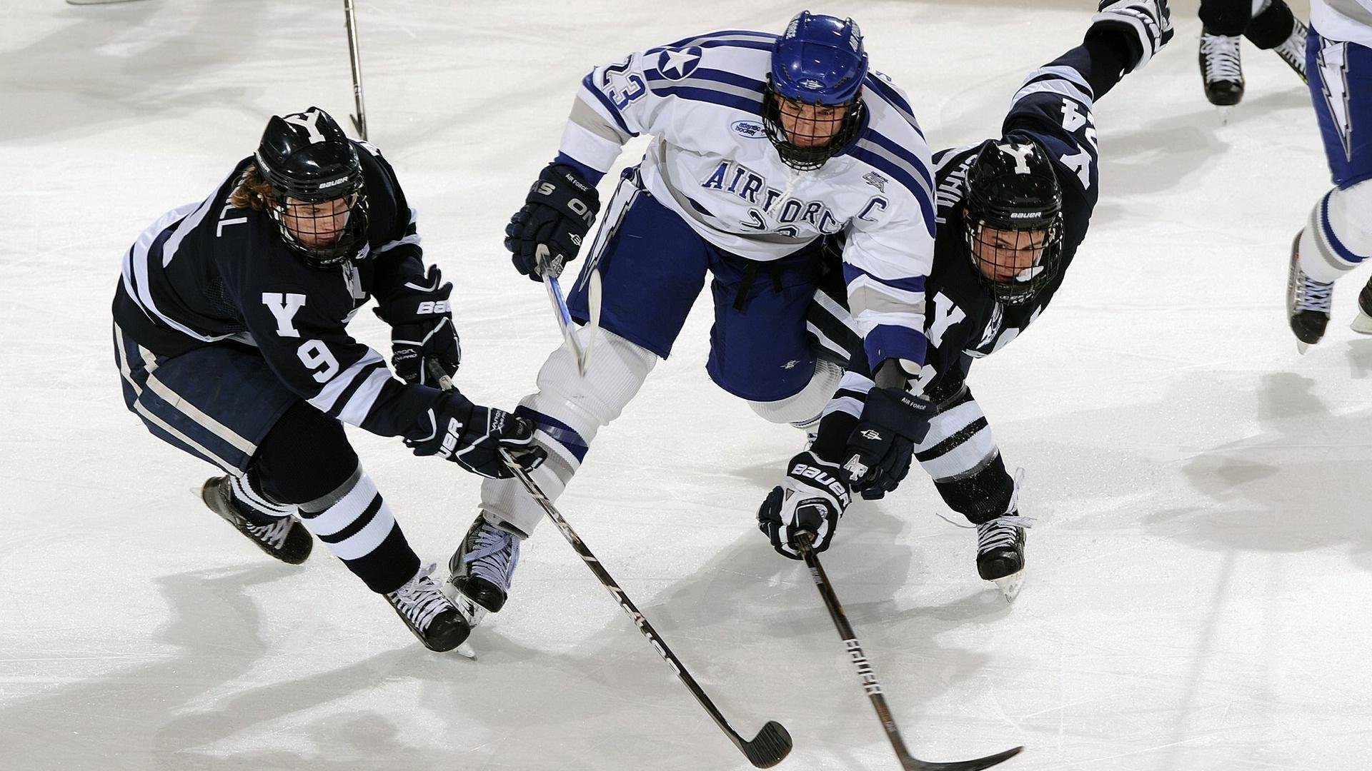 隆戈的橄榄球技巧与强大身体素质,让他成为无可替代的边锋,隆巴尔迪橄榄球教练