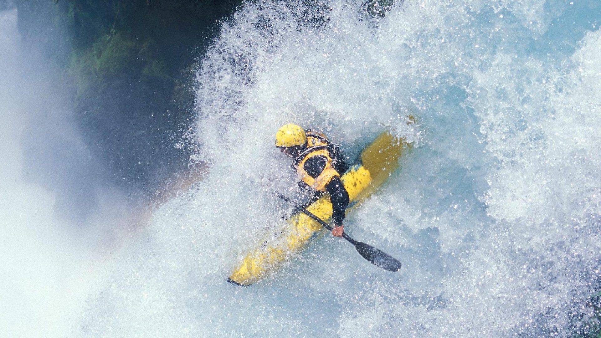 地区联赛异军突起，地方俱乐部崭露头角，地区足球联赛